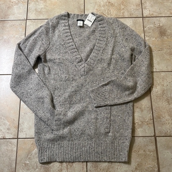NWT J. Crew Sweater. Size Medium. - Picture 2 of 7